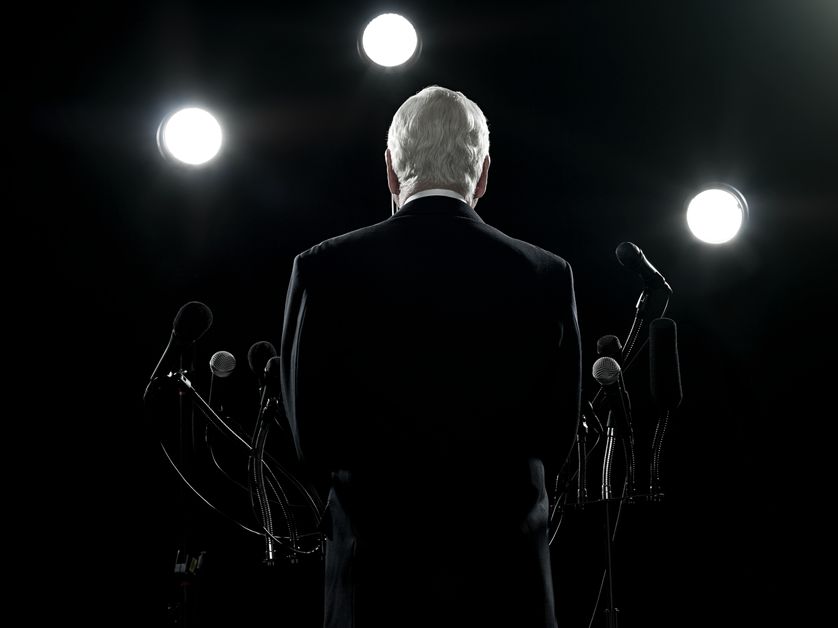 “La société politique contemporaine : une machine à désespérer les hommes.” Albert Camus