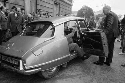 George Pompiddou et sa DS 19 en juin 1969 George Pompiddou et sa DS 19 en juin 1969
