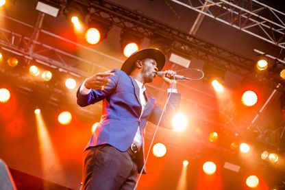 Le rappeur belge Baloji lors d'un concert à Bergen Le rappeur belge Baloji lors d'un concert à Bergen