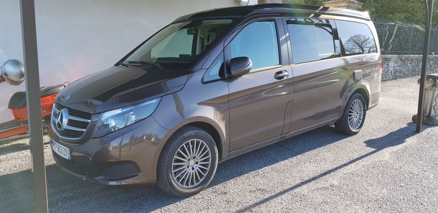 Le Mercedes Vito pour transporter les clients VIP de la Chapelle Saint Martin