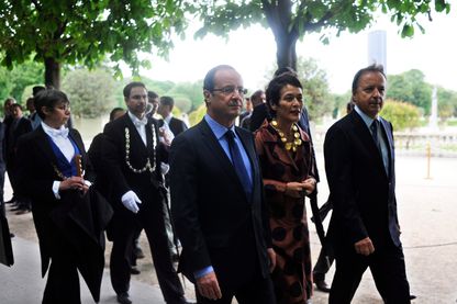 ournée commémorative du souvenir de l'esclavage et de son abolition, au jardin du Luxembourg en 2012. (de g à d) Le président François Hollande, Françoise Vergés et le président du Sénat Jean-Pierre Bel ournée commémorative du souvenir de l'esclavage et de son abolition, au jardin du Luxembourg en 2012. (de g à d) Le président François Hollande, Françoise Vergés et le président du Sénat Jean-Pierre Bel