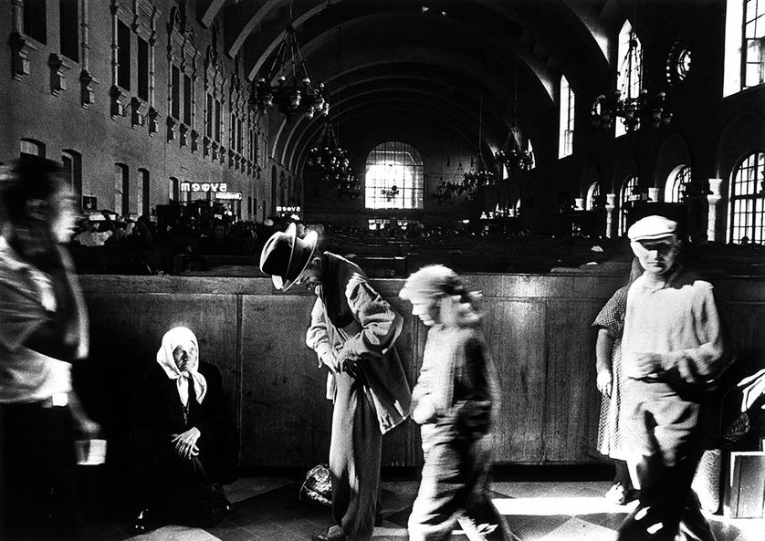 WILLIAM KLEIN Gare de Kiev, Moscou, URSS, 1959