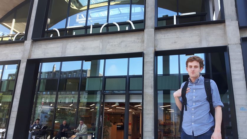 Adrien a rejoint une start-up créée en novembre qui compte 13 salariés et il s'éclate!