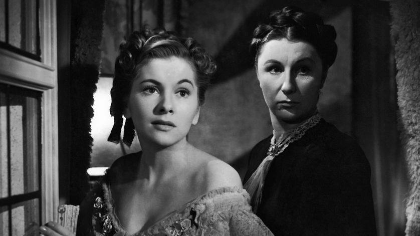 Photo extraite du film Rebecca de Alfred Hitchcock (1940), Joan Fontaine dans le rôle de la seconde Mme de Winter