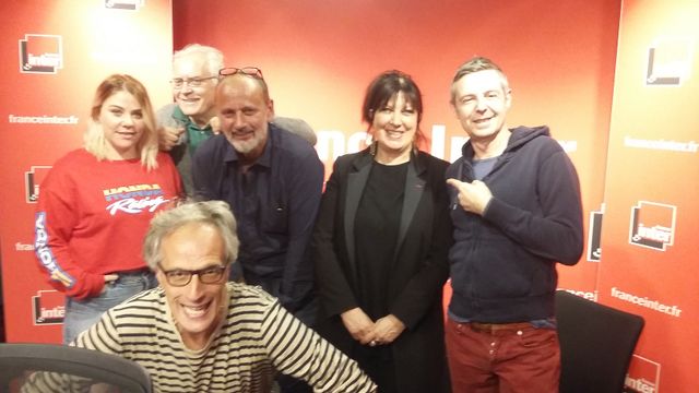 "Vous les Femmes", de gauche à droite : Sophie-Marie Larrouy, Albert Algoud, Daniel Morin, Marylène Patou-Mathis, Anthony Bellanger et Hervé Pauchon