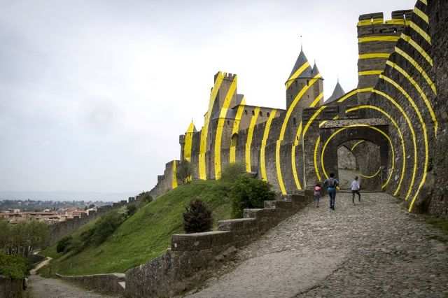 A Carcassonne, une oeuvre de Felice Varini fait polémique