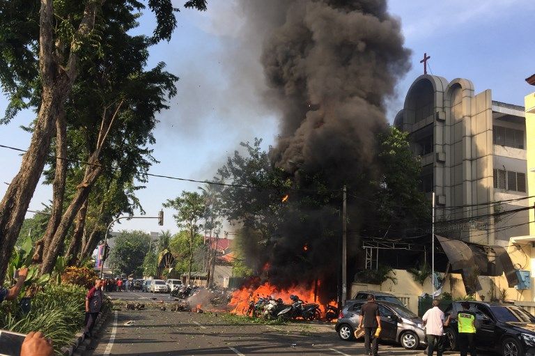 L'une des 3 églises attaquées simultanément à Surabaya, la 2e plus grande métropole d'Indonésie (5,6 millions d'habitants), lors de la messe de dimanche