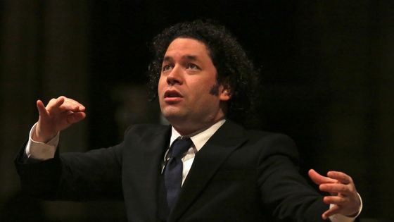 le très charismatique chef d'orchestre Gustavo Dudamel - Jean-François Leclercq / Deutsche Grammophon