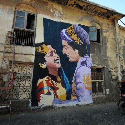 Alors qu’à Bombay, la grande industrie fléchit, le cinéma tamoul reprend de la vigueur, porté par son style plus réaliste, moins stéréotypé, à même de séduire la jeunesse