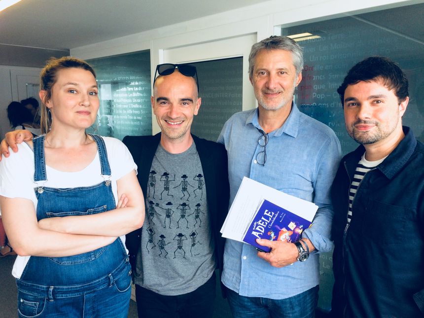 Antoine de Caunes et Charline Roux accompagné d'Aldebert et Antoine Dole