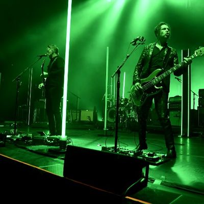 Queen of The Stone Age lors d'un concert en février 2018
