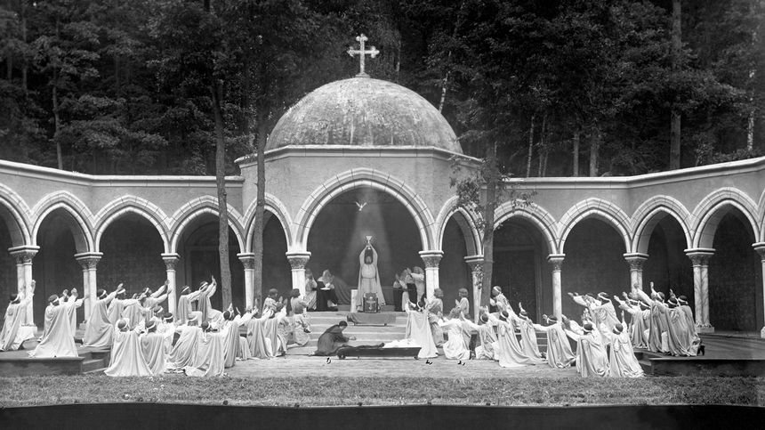 Scène finale de Parsifal de Wagner (Acte III) - Opéra en plein air à Sopot, Pologne (1928)