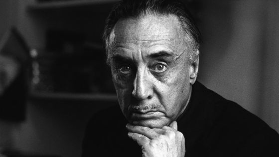 Romain Gary chez lui ©AFP - Ulf Andersen / Aurimages