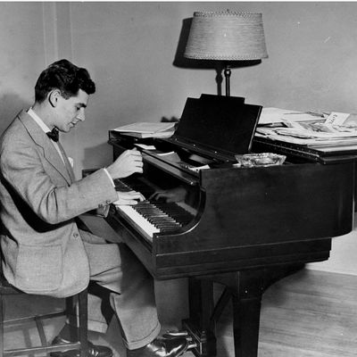 Leonard bernstein ca 1945 / New York Daily News Archive