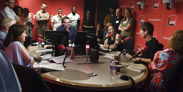 Le studio 511 aussi paraissait un peu exigu ce matin