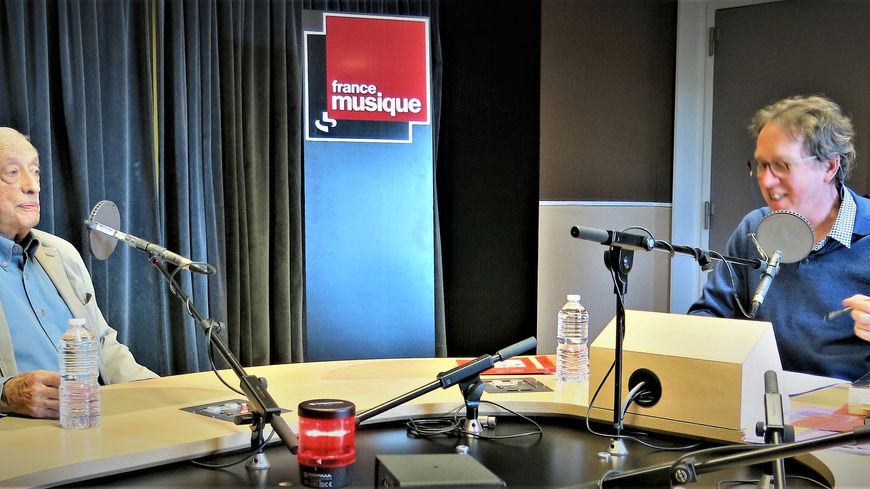 France Musique, studio 131, pendant l'émission... Serge Korber & Benoît Duteurtre (g.à d.)