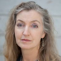 Rebecca Solnit est favorable au mouvement #metoo et à l'écriture inclusive.