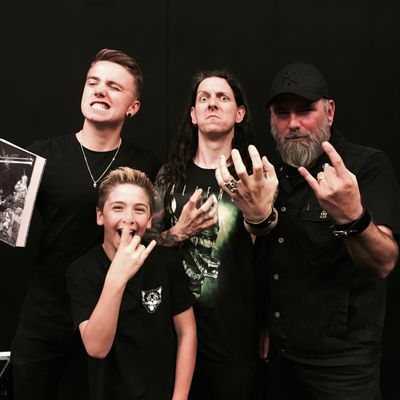 De gauche à droite : Mat, Andrew O'Neill, J.S. et Rod