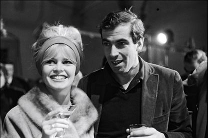 Brigitte Bardot avec Roger Vadim dans le tournage de 'Le Repos Du Guerrier' en Italie en Janvier 1962. Brigitte Bardot avec Roger Vadim dans le tournage de 'Le Repos Du Guerrier' en Italie en Janvier 1962.