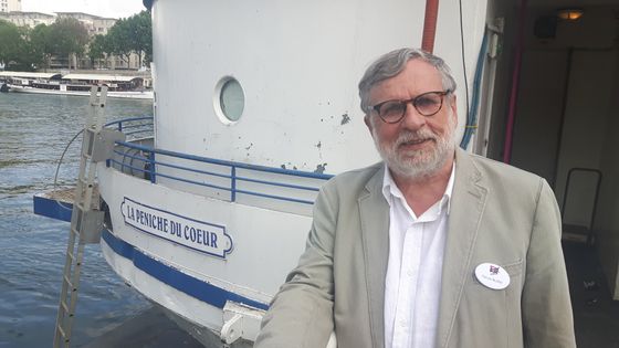 Patrice Blanc, président des Restaurants du Coeur sur la péniche ©Radio France - Emmanuel Moreau