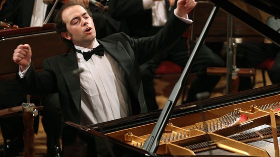Le pianiste François Dumont, qui jouera le Concerto pour piano de Jean Cras avec l'Orchestre symphonique de Bretagne ©AFP