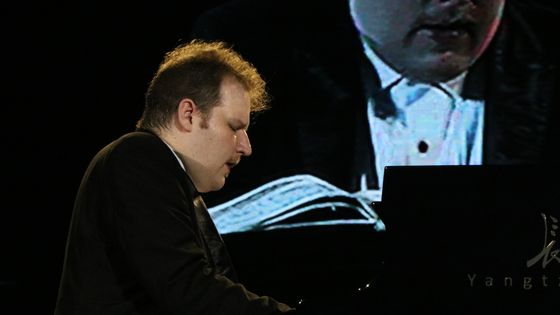 Pianist Lukas Vondracek Holds Recital In Yichang ©Getty - VCG/VCG