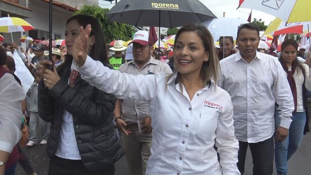 Dans les rues d'Apaseo el alto, malgré les risques, Carmen Ortiz fait campagne