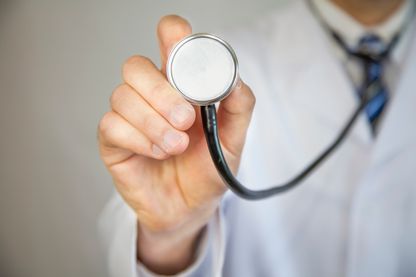 Image conceptuelle du docteur avec un stéthoscope. Image conceptuelle du docteur avec un stéthoscope.