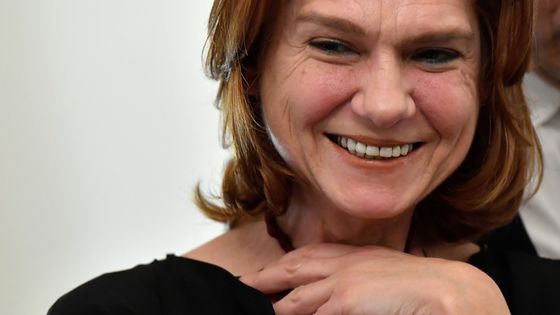 Asli Erdogan (Chevalier de l’ordre des Arts et des Lettres) à Paris, en Mars 2018. ©AFP - Gérard Julien