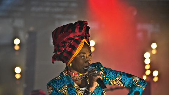 Fatoumata Diawara aux Francofolies en 2017 ©AFP - XAVIER LEOTY