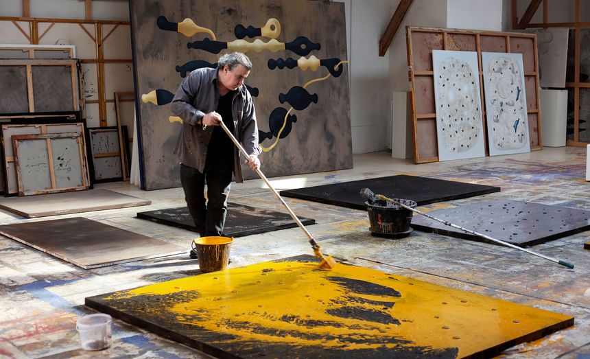 Richard Texier, dans son atelier parisien
