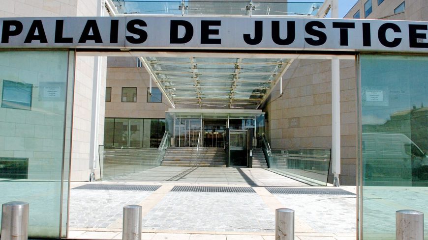 Palais de justice d'Avignon