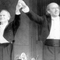 Le violoniste Yehudi Menuhin et le Chef d'Orchestre Guennadi Rojdestvenski