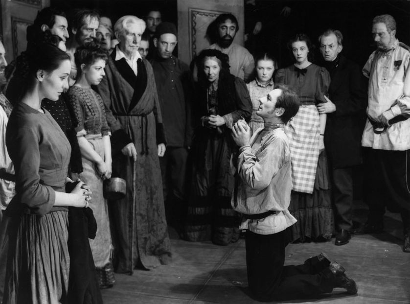 L'aveu de Raskolnikov (John Gielgud) , adaptation théâtrale de "Crime et châtiment" de Dostoïevski (1946)