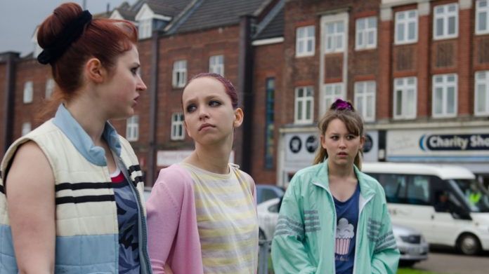 "Three girls" de Nicole Taylor sur Arte