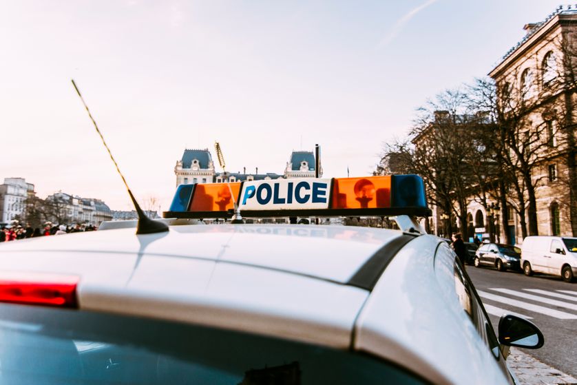 Une voiture de police à Paris