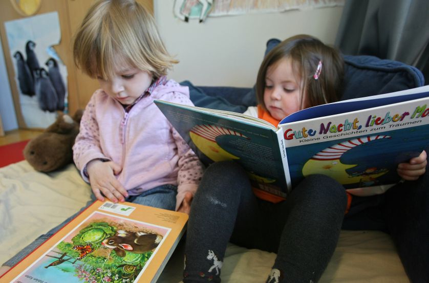 S'asseoir, prendre un livre et se poser : ça s'apprend dès le plus jeune âge.