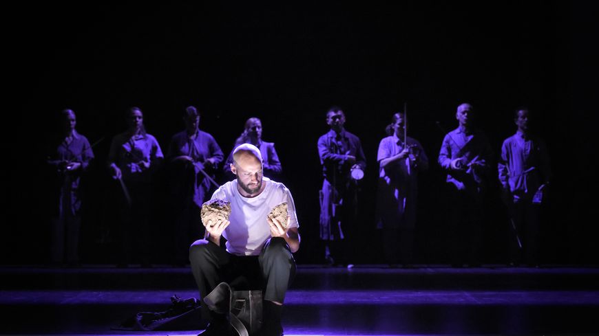 Nicolas Simeha, soliste dans la production de Seven Stones.