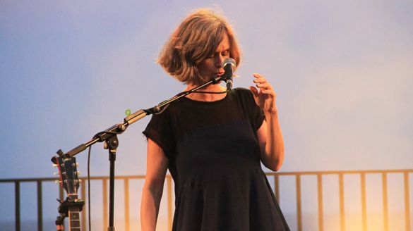 Juana Molina le 06 juillet au Théâtre de la Mer à Sète | G.Chantepie