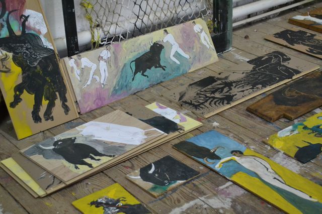 Dans l'atelier du peintre Claude Viallat.