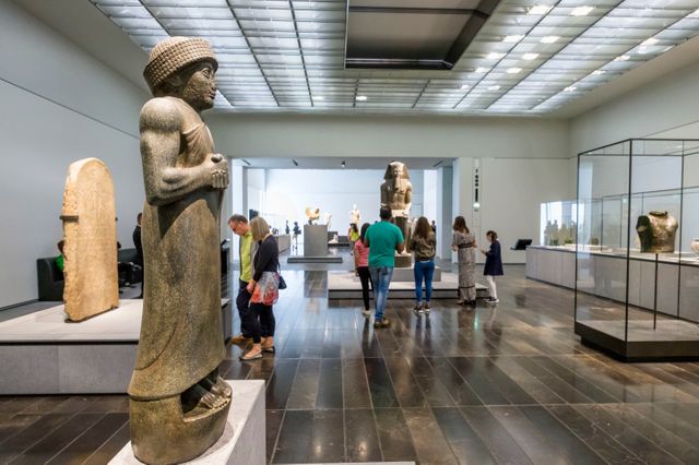 Le Louvre d'Abou Dhabi, son architecture vertigineuse et ses 5 000 visiteurs quotidiens, est un grand succès Auteur :
