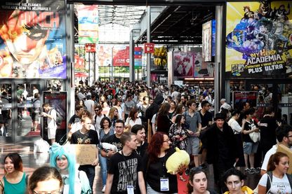 Visiteurs l'exposition Japan Expo 2017 le 6 juillet 2017 à Villepinte, près de Paris Visiteurs l'exposition Japan Expo 2017 le 6 juillet 2017 à Villepinte, près de Paris