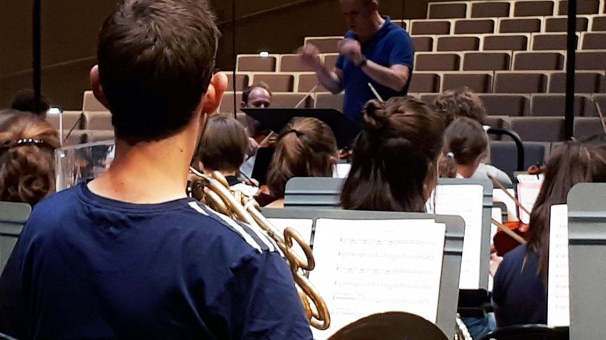 Jeune symphonie de l'Aisne en répétition avec François-Xavier Roth