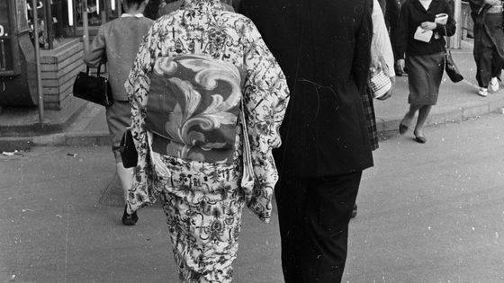 Couple japonais, un dimanche après-midi à Tokyo (années 1960) ©Getty - Douglas Miller / Intermittent