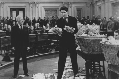 James Stewart dans "Mr. Smith Goes to Washington" (Mr Smith va au Sénat"), le film de Frank Capra réalisé en 1940 James Stewart dans "Mr. Smith Goes to Washington" (Mr Smith va au Sénat"), le film de Frank Capra réalisé en 1940