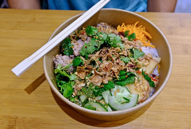 Bùn thit nuong