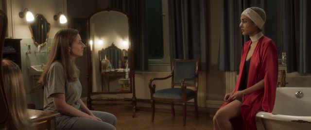 Ici : Neta Riskin (à gauche) et Golshifteh Farahani (à droite). Jérôme Garcin : "Le thriller est un peu cousu de fil blanc mais ce film vaut surtout pour ce huis clos qui réunit deux jeunes femmes que tout oppose et que tout menace"