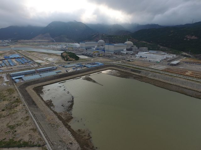 Vue aérienne sur la centrale nucléaire de Taishan, ville de la province de Guangdong, sur la cote de la mer de Chine méridionale.