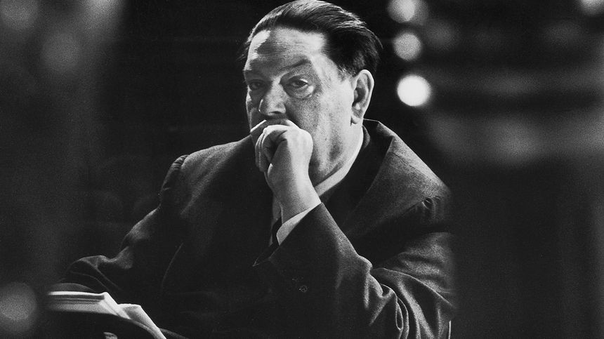 Darius Milhaud, compositeur français, est forcé de fuir la France dès 1940 car catégorisé comme « musicien juif » et compositeur d' « art dégénéré » par les nazis.