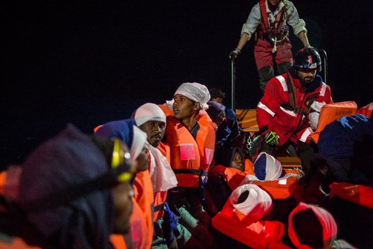 Des réfugiés à bord de l'Aquarius